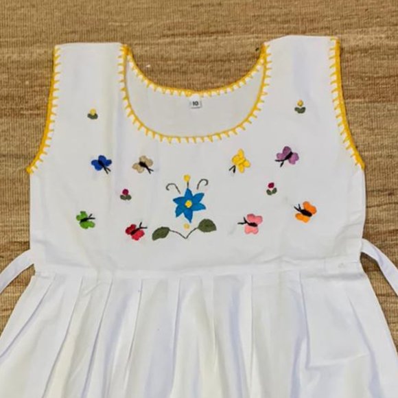 Mexican Girls Dress With Hand Embroidered. - Picture 4 of 6